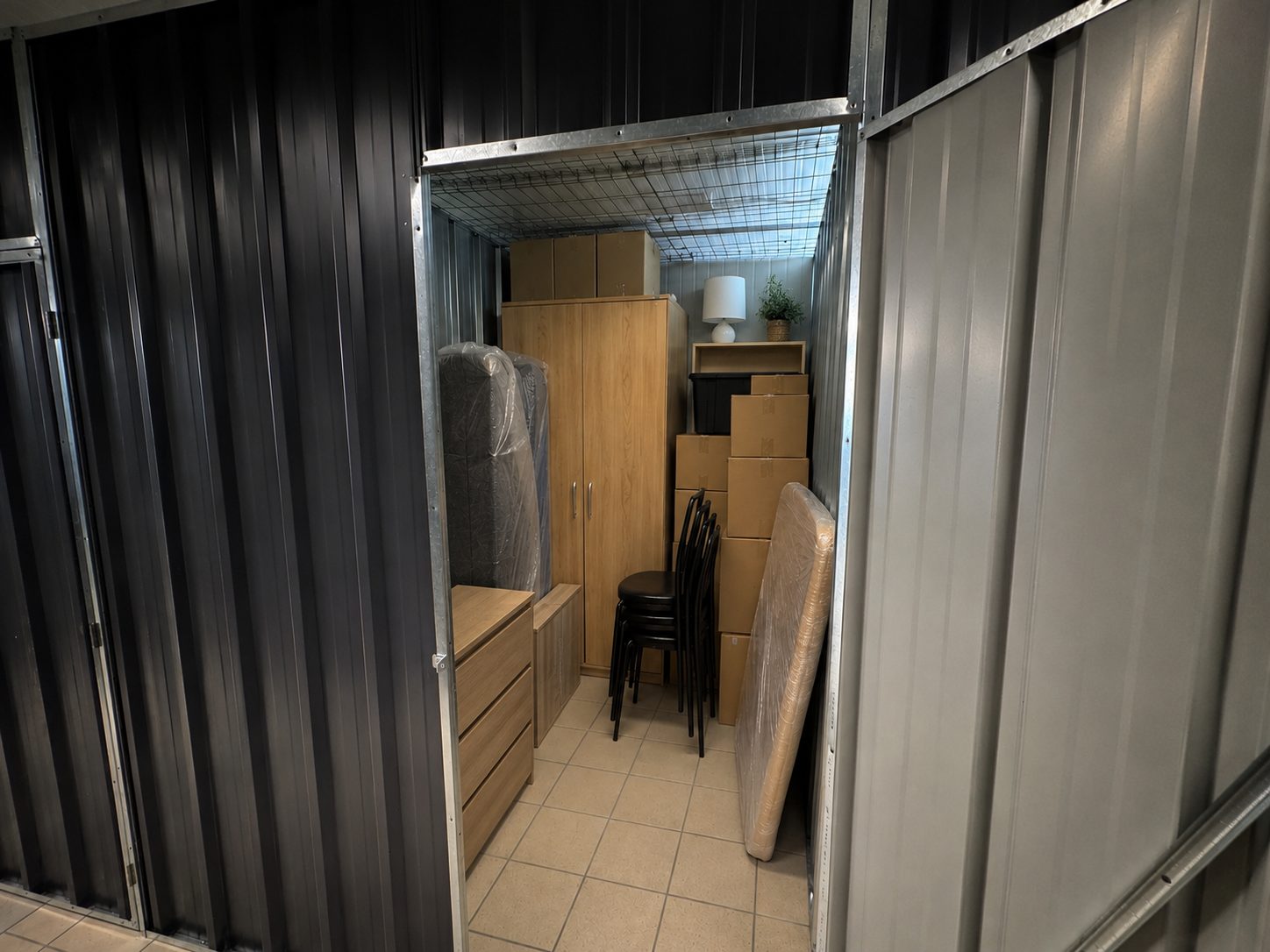 Boks magazynowy 6 m² z meblami z całego mieszkania — przeprowadzka Skierniewice